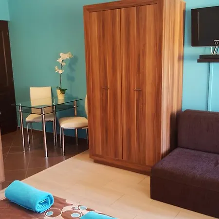 Color Apartment *